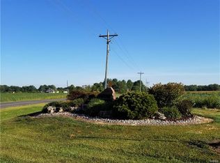 7956 Green Hedge Rd, Edwardsville, IL 62025