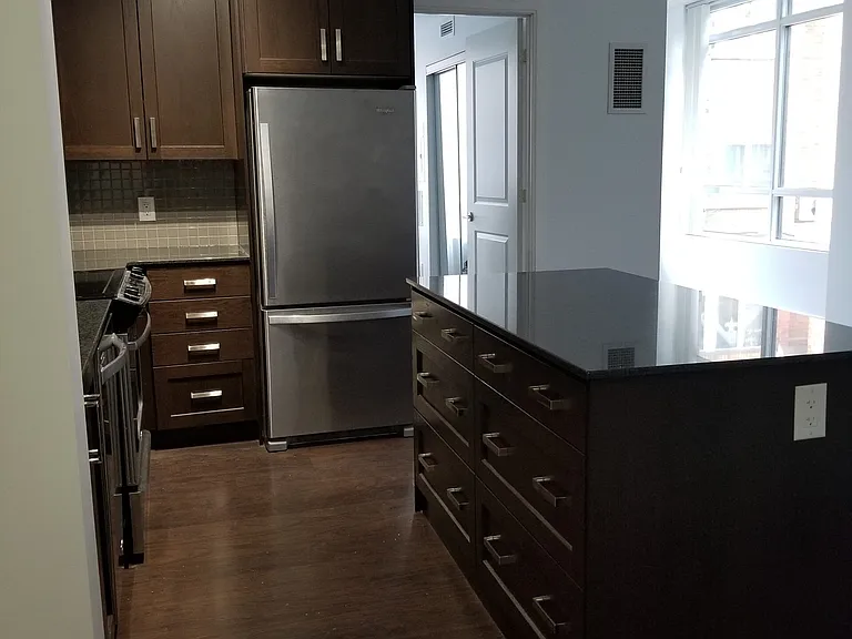 7608 Yonge St #210 — Photo 3