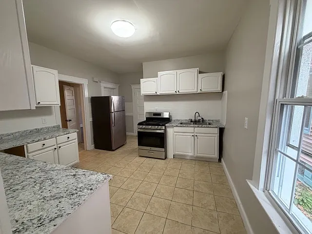 81 Lilac St #1 — Photo 9
