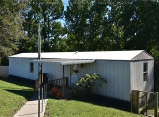 182 Upward Way, Red House, WV 25168