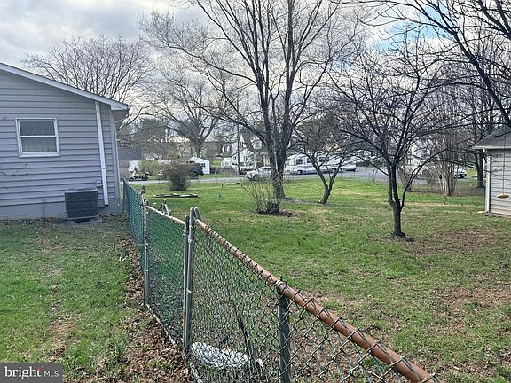 2nd image of 104 Aiken Ln