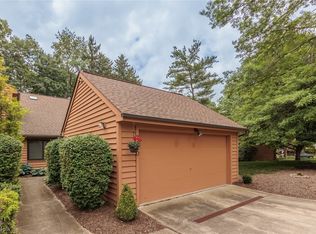 7450 Millrace Ln, Northfield, OH 44067
