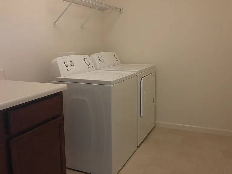 2891 Biscayne Ct — Photo 6