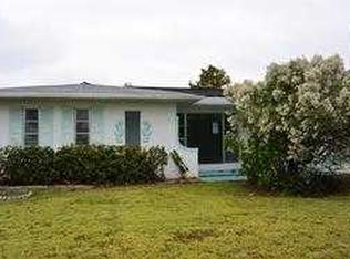 2219 Lakeshore Cir, Pt Charlotte, FL 33952