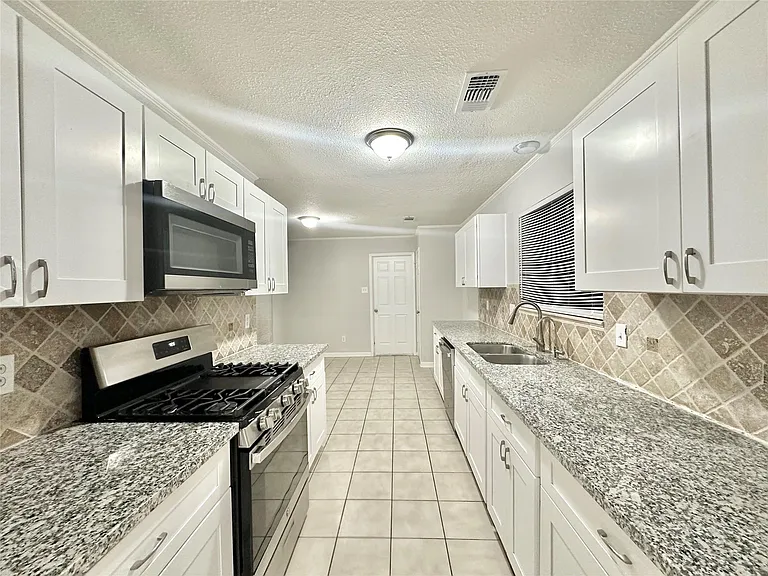 7011 Brockington Dr — Photo 9