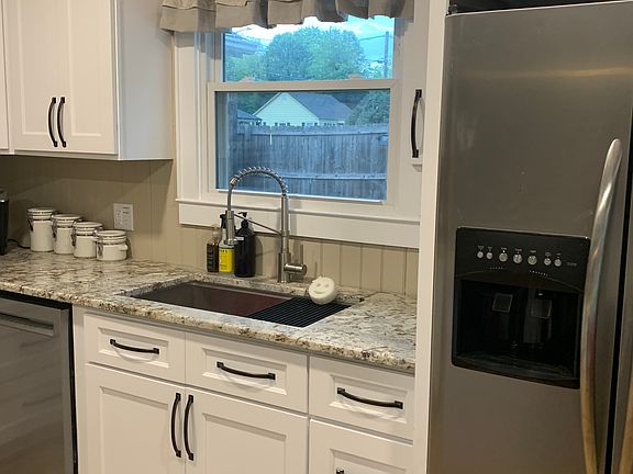 Workstation sink & Refrigerator