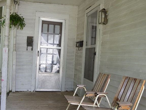 2nd image of 900 S Washington St #S