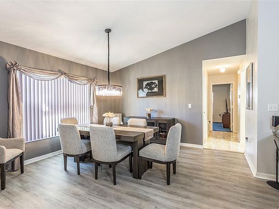 3rd image of 11 Rylin Ln