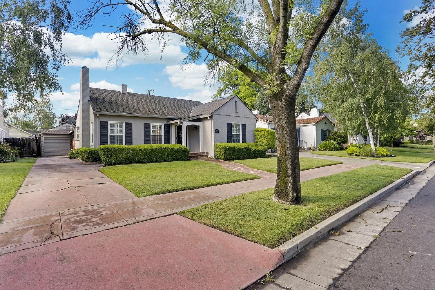 660 Bristol Ave photo 1