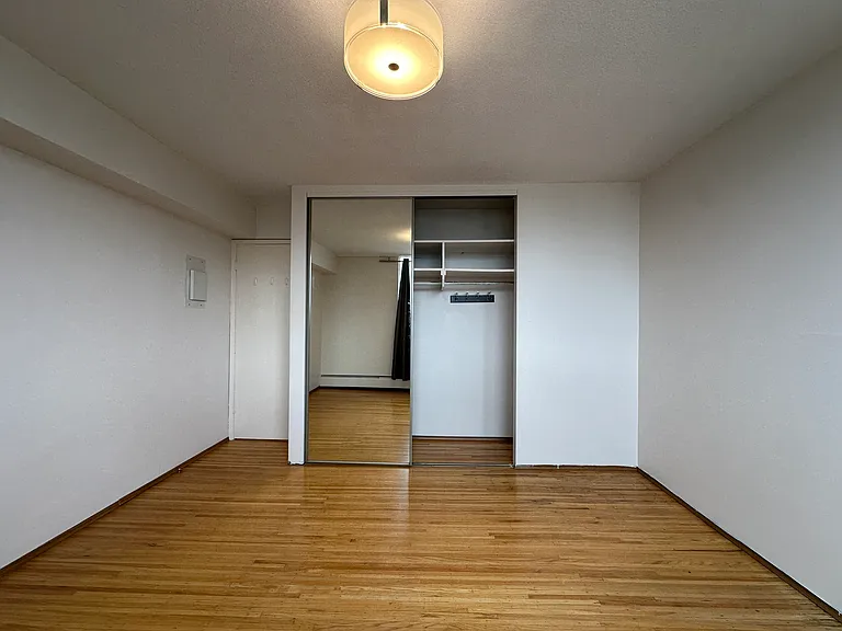 1100 Jervis St — Photo 25