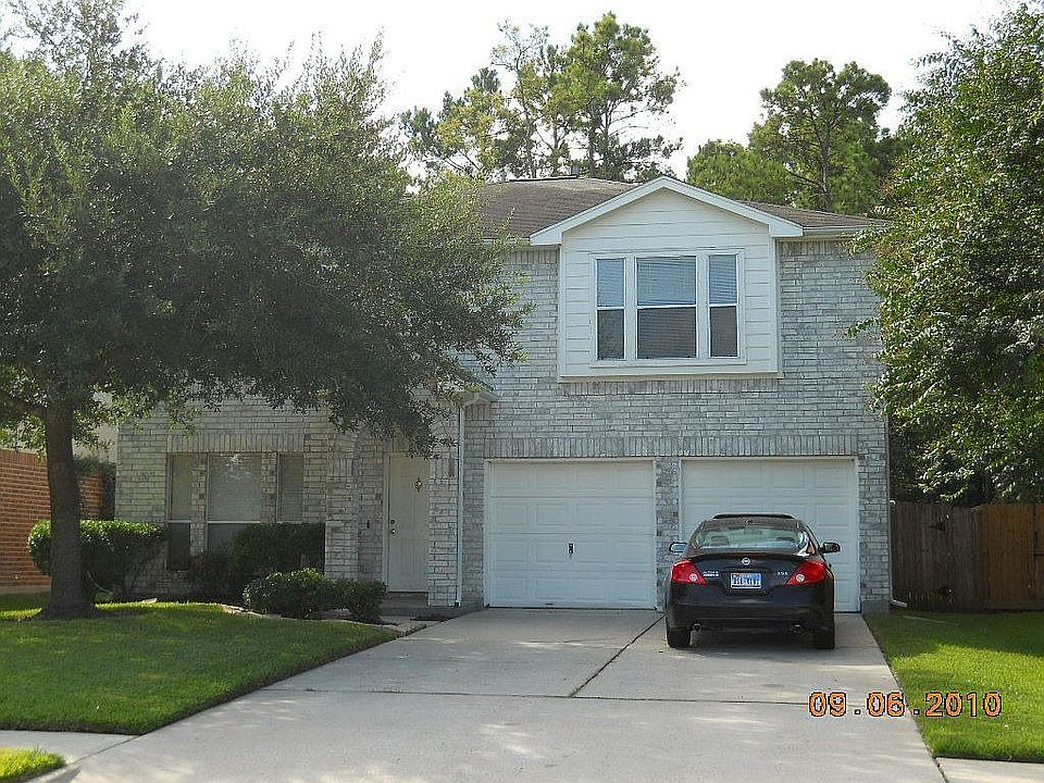 Beautiful brick 2-story in great neighborhood.  Make this your home!