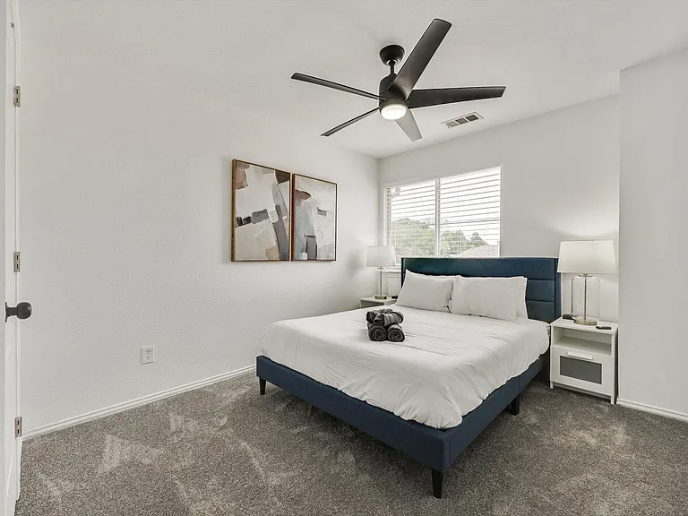4205 Vista Creek Dr — Photo 28