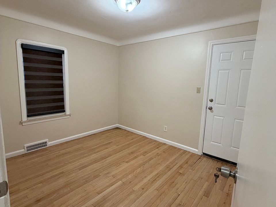 7048 Jonathon St, photo 6