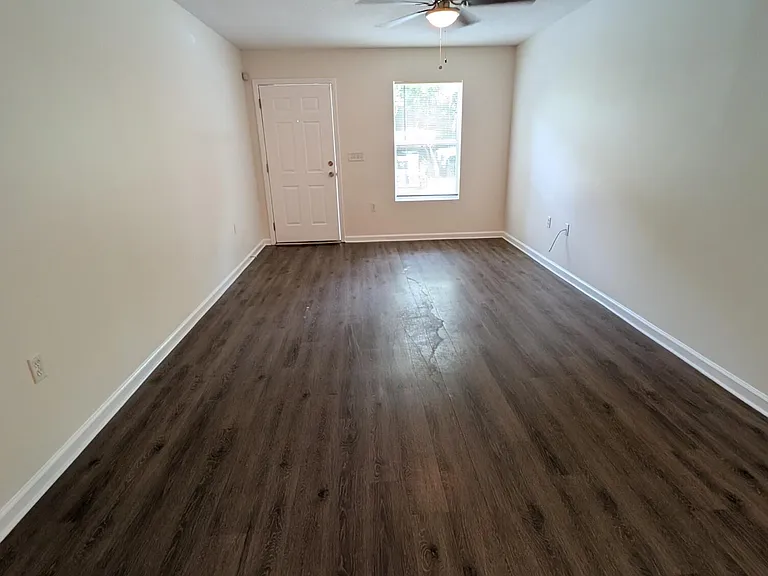 8173 Woods Ave — Photo 9