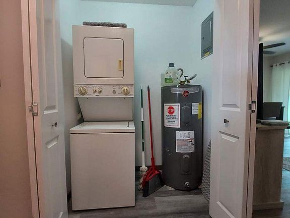 4th image of 323 Bolivar Ave