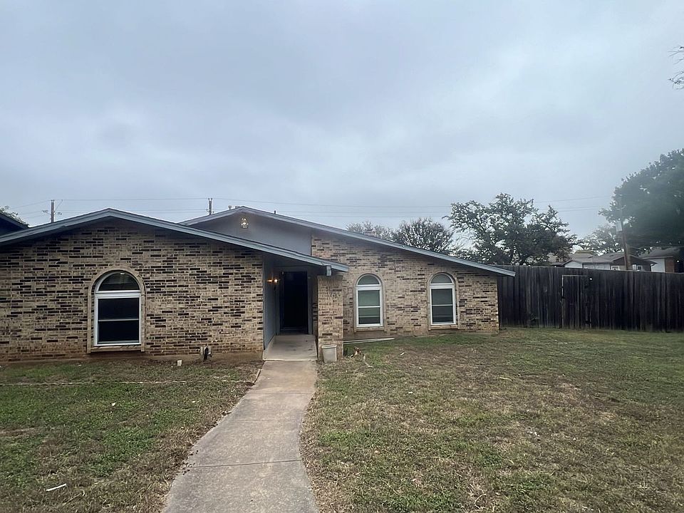 1st image of 3338 Country Club Dr
