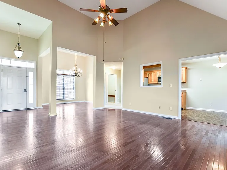 3886 Stella Dr — Photo 9