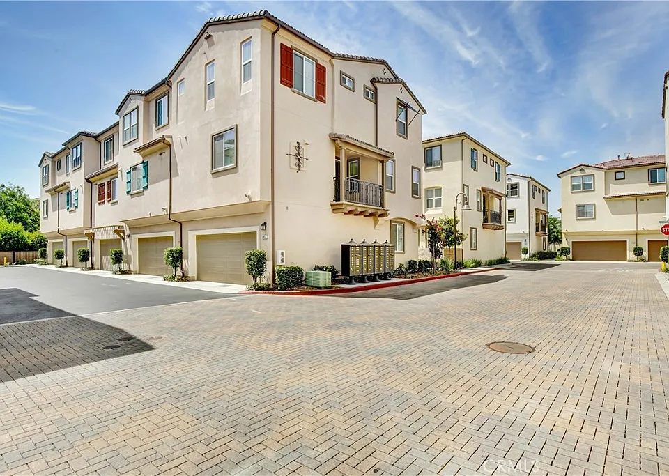 12474 Phoenix Ct