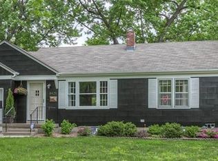 8425 Ward Pkwy, Kansas City, MO 64114