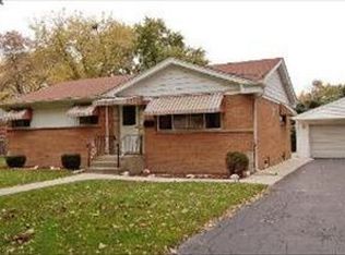 15 Audrey Ln, Mount Prospect, IL 60056