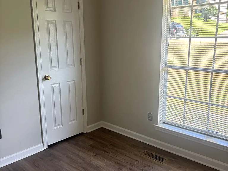 2025 Brewster Rd — Photo 9