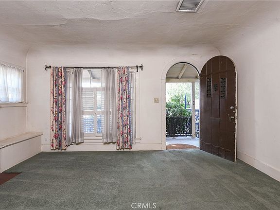 2nd image of 3045 Cedar St