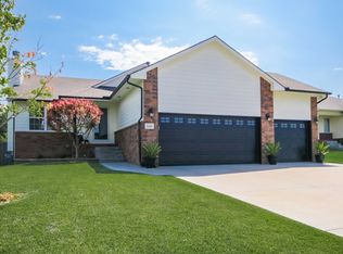 2426 N Woodridge St, Wichita, KS 67226