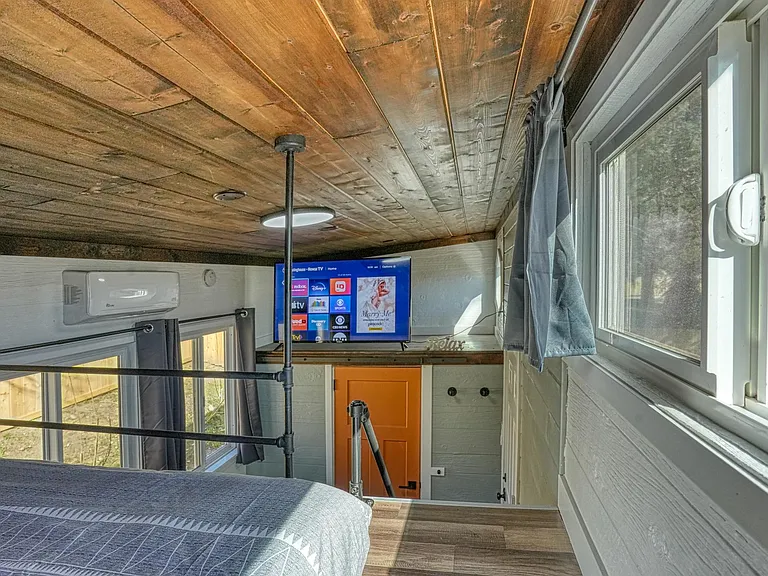 TV can be viewed from all areas of the home
