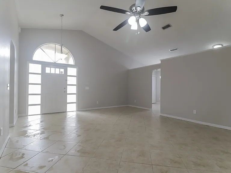 1023 Kelly Creek Cir — Photo 4