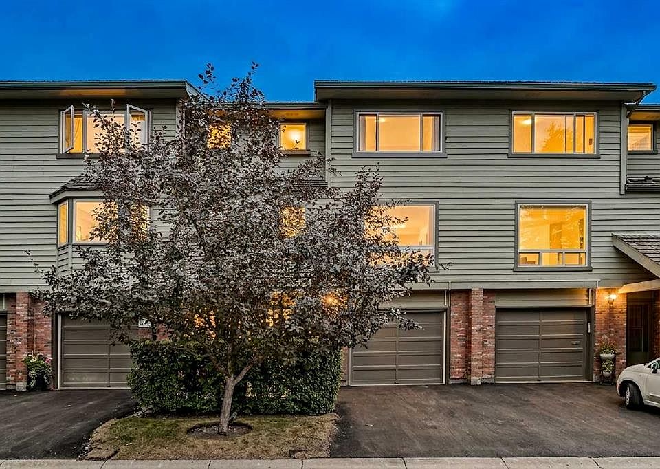 1st image of 571 E Point McKay Grv NW