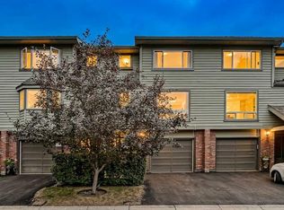 571 E Point McKay Grv NW, Calgary, AB T3B 5C4