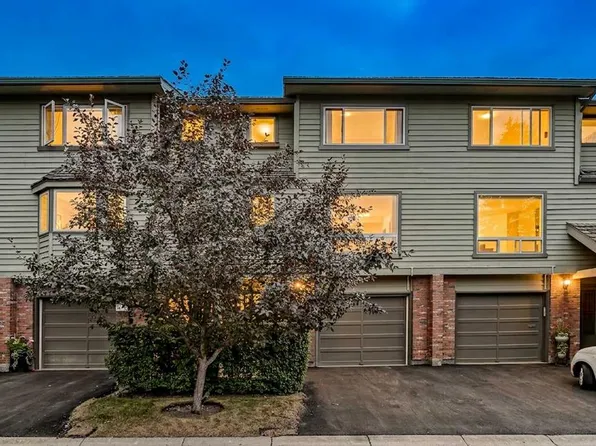 571 E Point McKay Grv NW, Calgary, AB T3B 5C4