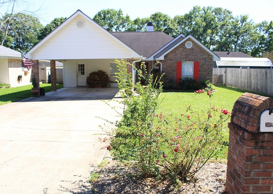 1st image of 309 Triple Crown Cir