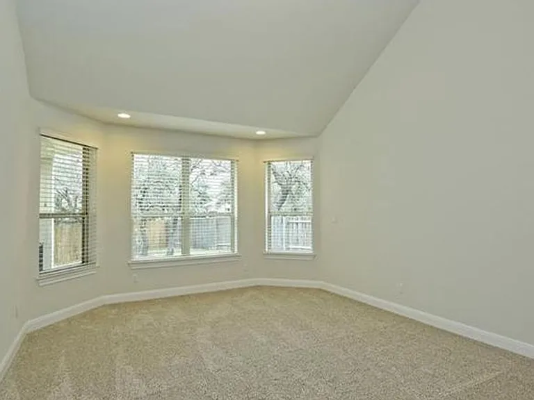 15821 Cinca Terra Dr — Photo 7