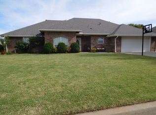 314 Peggy Dr, Elk City, OK 73644