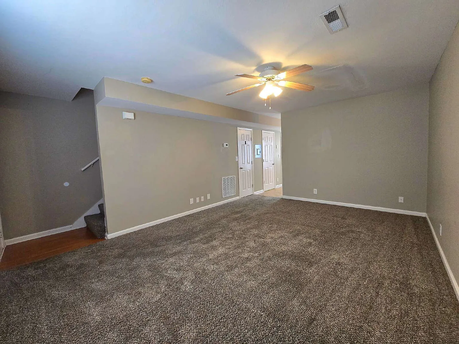 2 bed, 1.5 bath, 1020 sqft, $950 — Photo 3