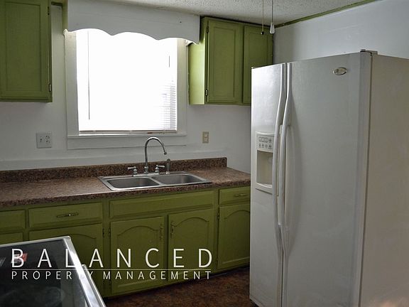 506-Grattan-kitchen