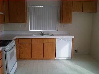 4th image of 851 Summer Dr