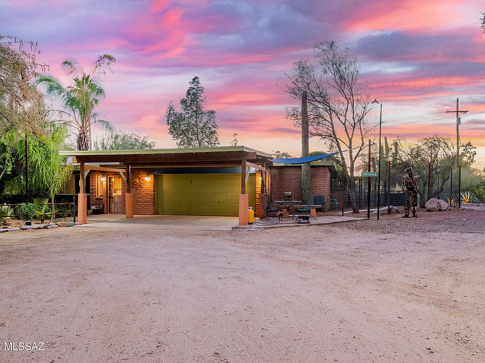 1st image of 8851 N Loeffler Ln