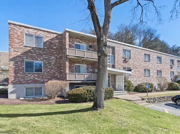 9 Jacqueline Rd APT D, Waltham, MA 02452