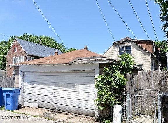 2nd image of 4425 W Montana St