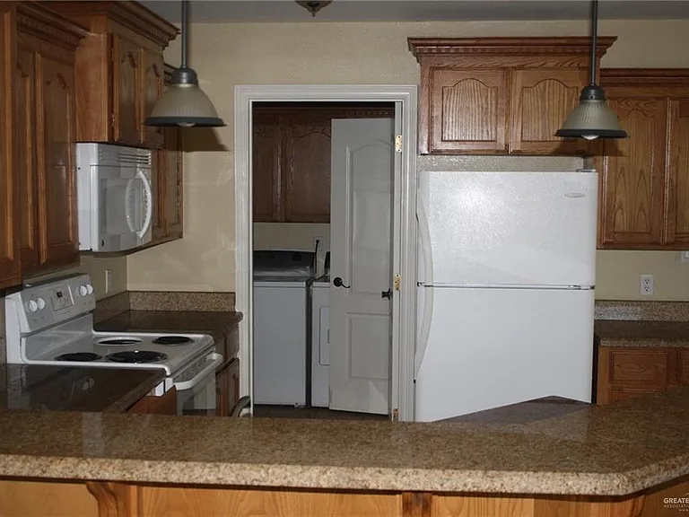 1204 W Kiwi Ave #A — Photo 9