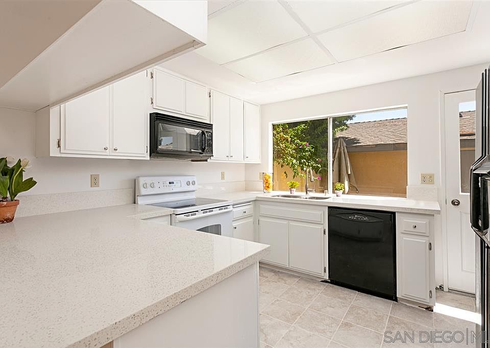 1st image of 672 Kumquat Way
