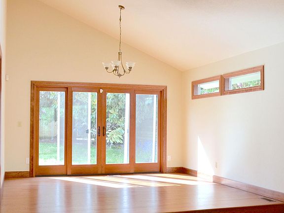 3rd image of 3115 108th Ave SE