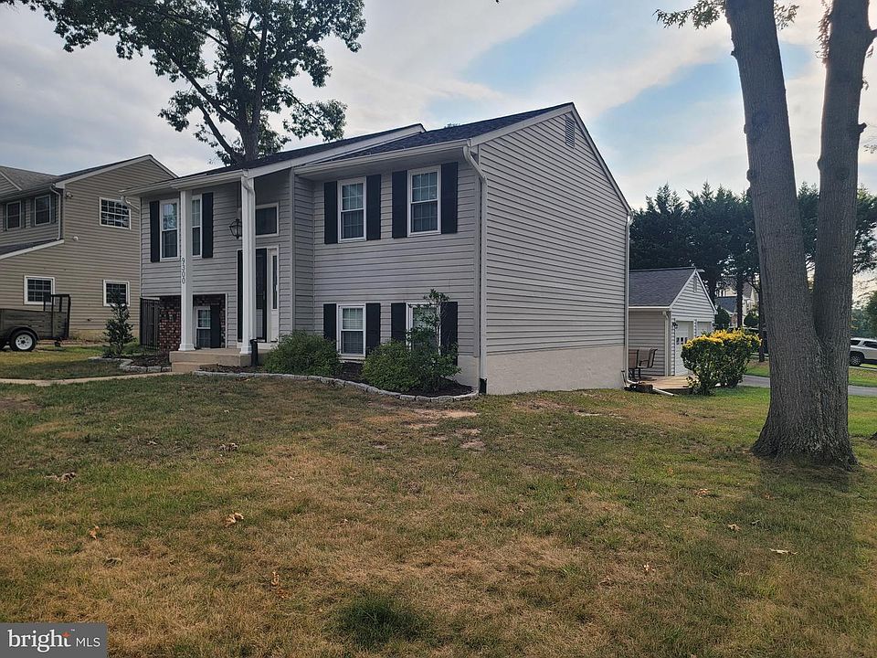 2nd image of 9300 N Laurel Rd