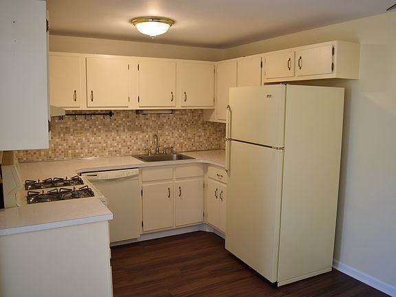4th image of 34 Tonset Ct #0