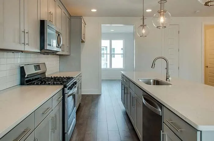 700 James Ave #8 — Photo 7