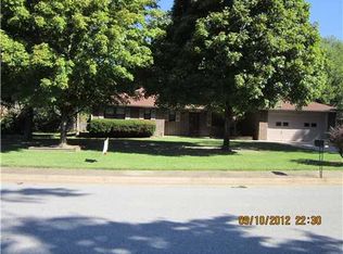 106 Annie Laurie Ave, Springdale, AR 72764