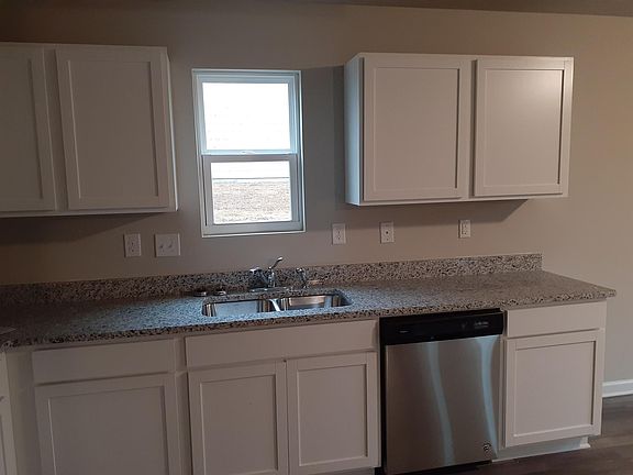 2nd image of 526 Canoe Dr