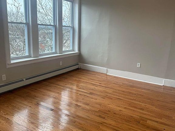 3rd image of 12 Bond St APT 5